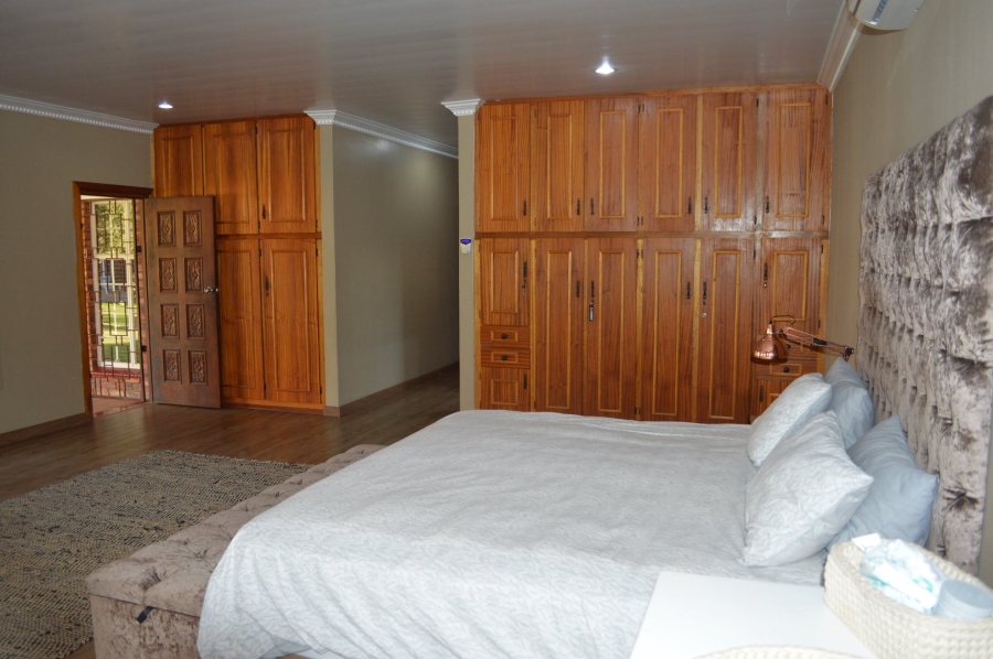 4 Bedroom Property for Sale in Flamwood North West